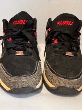 Men’s Fubu Sneakers Size 11 Black Red Gray Low Tops WM36121868-1015
